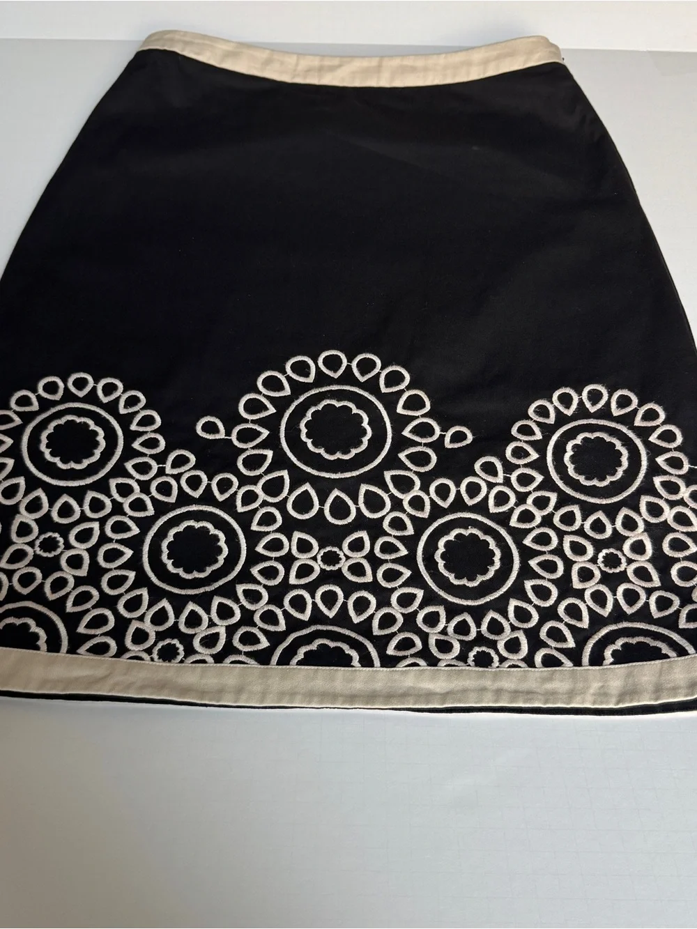 Boden Black Ivory Embroidered A-Line Skirt Size 8 - Picture 2 of 13
